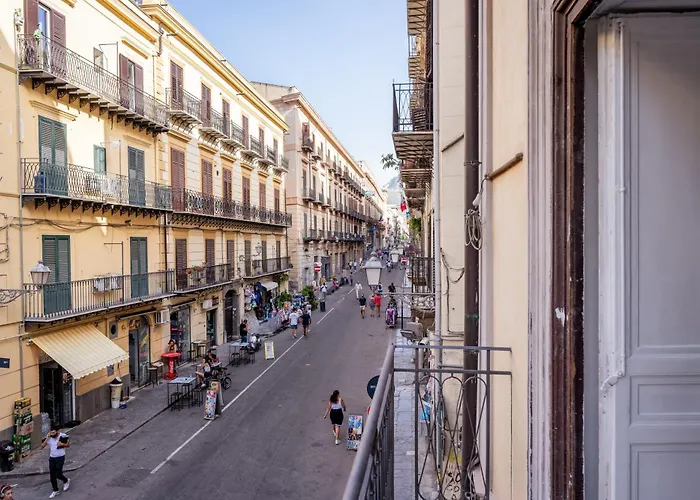 124 Maqueda Apartments